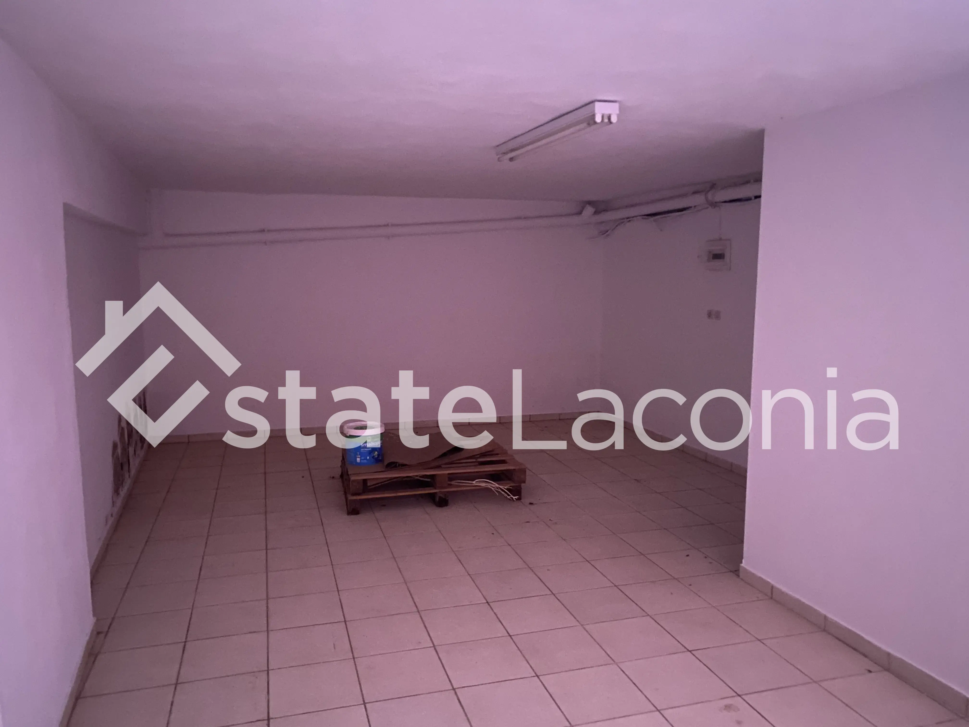 Store 100sq.m.